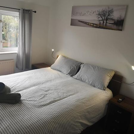 Mossbank House Luton Airport Hotel Екстериор снимка
