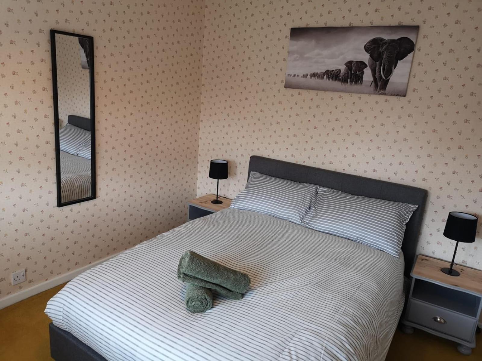 Mossbank House Luton Airport Hotel Екстериор снимка