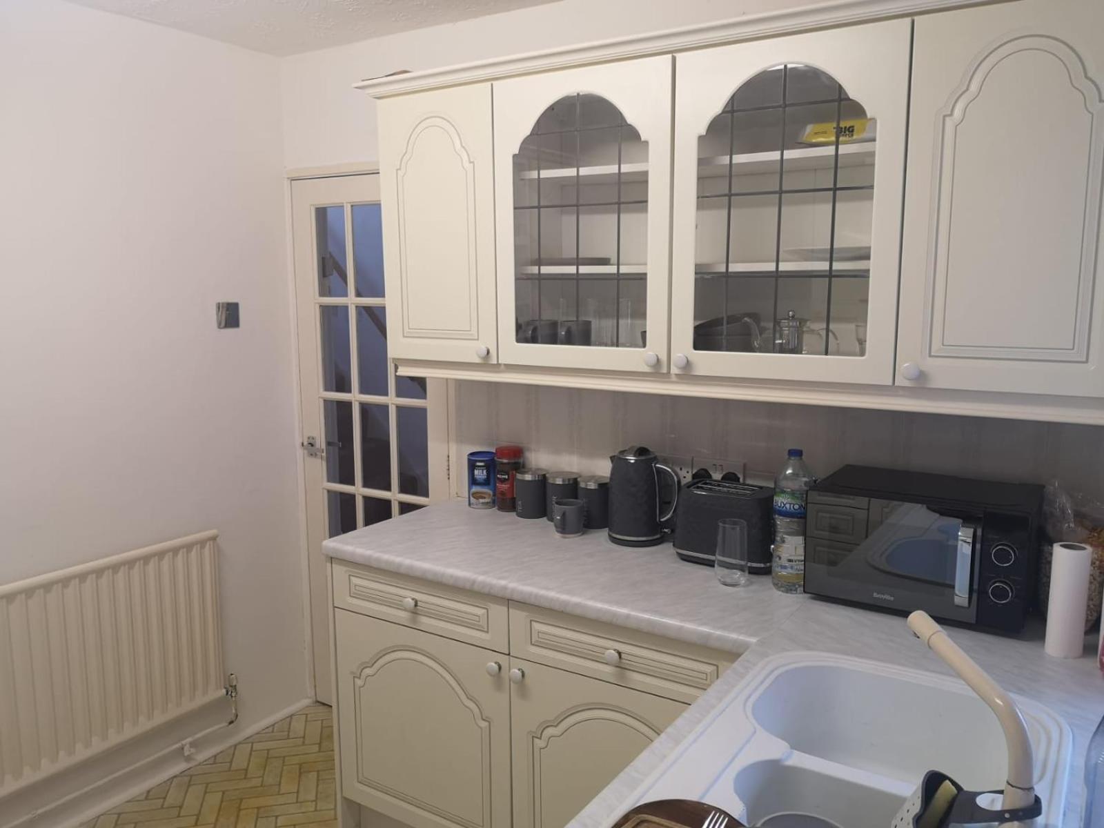 Mossbank House Luton Airport Hotel Екстериор снимка