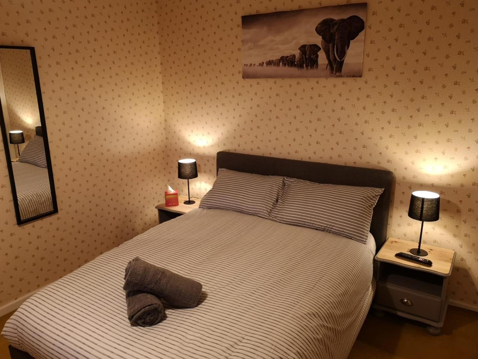 Mossbank House Luton Airport Hotel Екстериор снимка